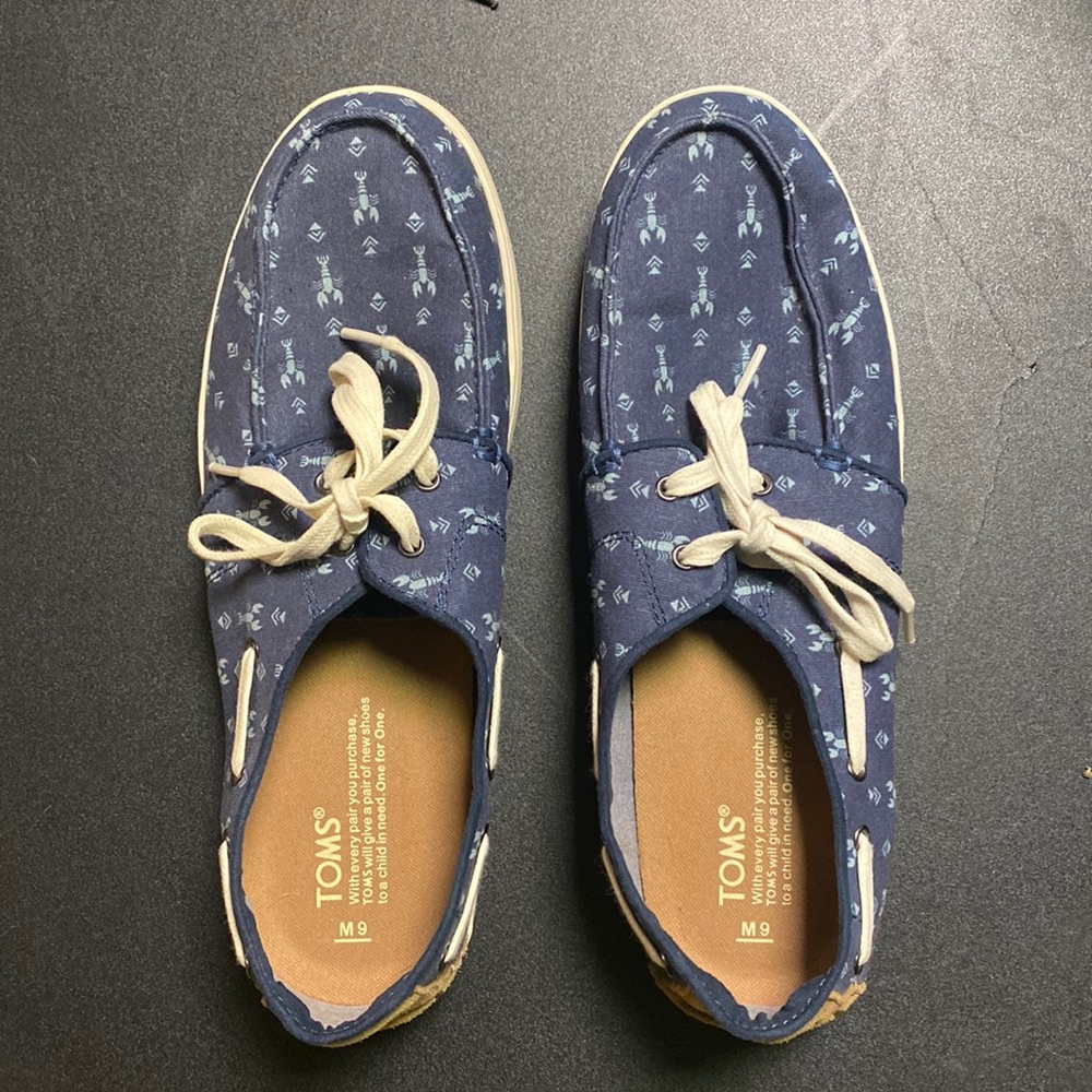 Tom’s Men’s Size 9 Blue Lobster Boat Shoe.